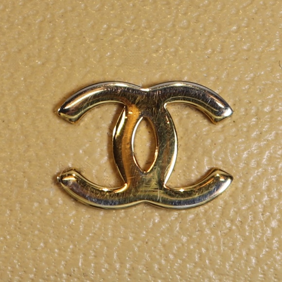 Chanel Porte Monnaie Tan Leather Wallet with Gold Tone CC Logo EUC - Picture 15 of 16